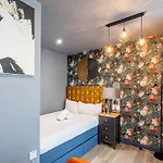 Bright And Spacious Studio In Sheffield Centre