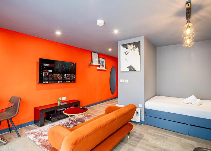 Bright And Spacious Studio In Sheffield Centre